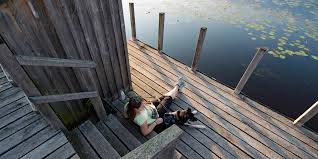 With a size of 33 km2 (8,155 acres), the area is one of the largest, groundwater fed, connected moorlands in southern germany. Federsee In Bad Buchau Copyright Hund Im Gepaeck Hund Im Gepack