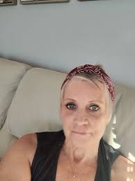 Any suggestions for wavy hair with low neckline?