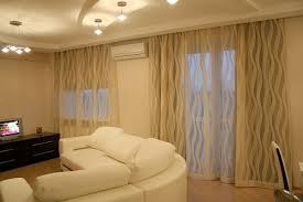 как расставить мебель в угловой комнате с двумя окнами Dizajn Gostinoj S Dvumya Oknami Na Raznyh Stenah Foto Portal O Stroitelstve Remonte I Dizajne