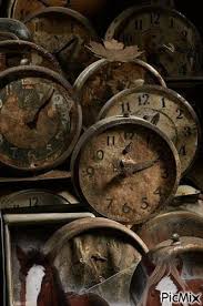 Las estaciones del año, la hora del día, el pasado, el presente y el futuro. El Tiempo Pasa El Tiempo Corre Y Se Aloja En El Pasado Picmix