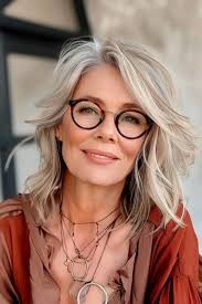 Top 15 Most Beautiful Women in World 🌍 15. 🇺🇸 Beyoncé 14. 🇮🇳 Priyanka  Chopra 13. 🇦🇺 Margot Robbie 12. 🇺🇸 Angelina Jolie 11. 🇮🇱 Gal Gadot  10. 🇵🇰 sanpuwali Mosi pao 9. 🇺🇸 Scarlett Johansson 8. 🇮🇳 Deepika  Padukone 7. 🇺🇸 Selena Gomez 6 ...