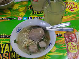 Salah satu pilihan tempat makan bakso di kabupaten pacitan. Bakso Rudal Pak Ogim Jl Jend Gatot Subroto No 58 Purwoharjo Ploso Kec Pacitan Kabupaten Pacitan Jawa Timur 63511 Indonesia