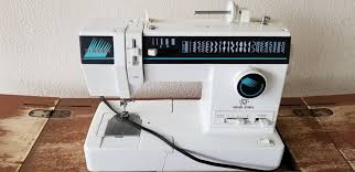 1 all sewing models from singer. Can Anyone Recommend This Old Singer Solid State Sewing Machine Model 9044 Myog
