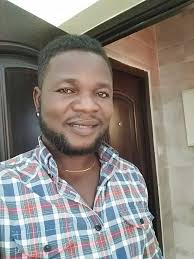 Protecting children's identities from scammers in online groups