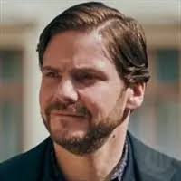 Saját lifttel a pokolba filmelőzetes