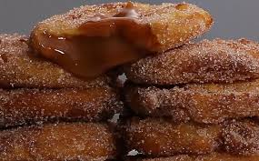 Recette Beignets Aux Pommes Coeur Caramel En Video Recette Recette Beignet Aux Pommes Beignet Aux Pommes Recettes De Cuisine