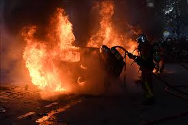 Est dans l'appli radio france direct, podcasts, fictions. Paris Tensions Lors De La Manifestation Contre La Loi Securite Globale Video Rtl Info