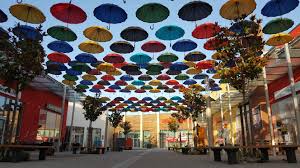 Coeur presqu'île, dans le quartier des terreaux, à 80m de la place. Perpignan Centre Commercial Un Carre D Or Tres Haut En Couleurs Ouillade Eu