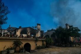 Όλες μας οι κινήσεις είναι. Eikones Sok Apo Th Fwtia Sthn Korin8ia O Eyrwpaikos Doryforos Apotypwse Thn Katastrofh Ellada Iefimerida Gr