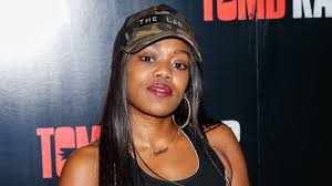 Kingshurst, birmingham (united kingdom) based singer, rapper, and producer best known for her series of 'queen's speech' freestyles, the fourth of which went viral in 2016. Lady Leshurr Tried To End It All Two Years Ago Bbc News