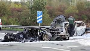 We did not find results for: Dyo Lamborghini Kai Mia Porsche Ekanan Kontres Sthn Autobanh Prokalwntas Troxaio Me Enan Nekro Autoblog Gr
