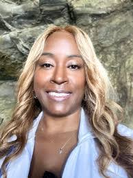 Deena Moore's Instagram, Twitter & Facebook