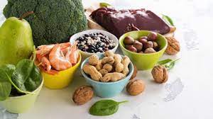 Pasalnya, dengan mengatur jenis makanan yang baik untuk ibu hamil di awal kehamilan sangatlah penting dilakukan untuk memenuhi asupan gizi bagi janin yang mulai tumbuh dan memerlukan berbagai vitamin dan mineral supaya bisa berkembang dengan baik. Dosis Dan Jenis Vitamin Ibu Hamil Trimester 1 Yang Perlu Dipenuhi