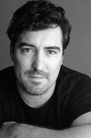 Robert Shannon's Instagram, Twitter & Facebook