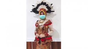 See more ideas about borneo, borneo tattoo, indonesian art. Kunci Jawaban Tema 7 Kelas 4 Hal 70 71 72 73 74 75 76 Subtema 2 Pembelajaran 4 Indahnya Keragaman Halaman 3 Tribun Pontianak