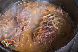 Zwiebelschmorfleisch Einfach Und Genial Rezept Schmortopf Rezepte Rezepte Rinderbraten Rezept