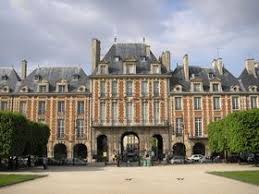 Place Des Vosges Paris Vosges Square Paris Place French Landmarks Paris City Guide
