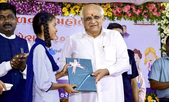 Gujarat CM launches drive to boost school enrollment