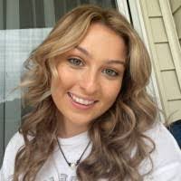 Amy Berkheimer's Instagram, Twitter & Facebook