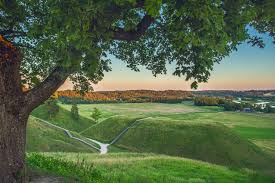 Der höchste berg ist keine 300 meter hoch. Archaologische Statte KernavÄ— Heidnisches Litauen Und Baltische Kultur Atostogos Kaime