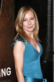 Amy Ryan - Free pics, galleries & more at Babepedia