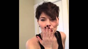 Take your fave short hair photo to your stylist. How To Wear A Brimmed Hat With Short Hair Youtube