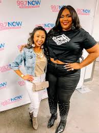 Mto news confirmed that lizzo's comment section was flooded with angry fans asking her to stop bleaching her skin. Lizzo Meets 2nd Graders Behind Viral Truth Hurts Video Abc News
