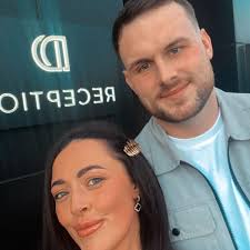 We're possibly looking to give our kitchen a wee facelift. We don't want a  full new kitchen at the moment but looking for new sink/hob, flooring and a  new splashback. Does anyone