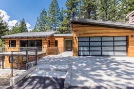 Mammoth five star lodging is a locally owned property management company with a wide variety of mammoth lakes vacation rentals, condos & cabins. Mammoth Modern House 1 Modern Home In Mammoth Lakes California By On Dwell