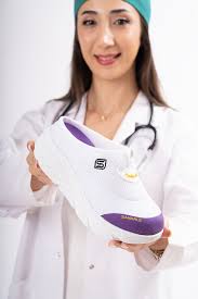 خرید زن کف پر کف ارتوپدیک فایل سابو پزشک پرستار بیمارستان آشپز صندل سفید  اصل