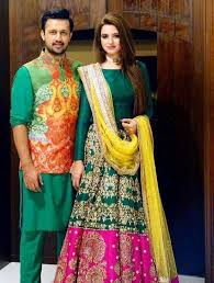 Pin By Shaina On Groom Dresses Mehendi Outfits Pakistani Mehndi Dress Mehndi Dress