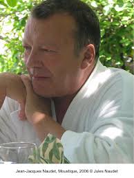 Ben Willmore is a photographer, author, educator, and renowned digital  imaging expert. In 2006, he sold his home and embarked