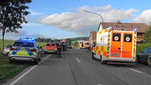 Unfall mit quad im eichsfeld: Quad Kracht In Mercedes Hubschrauber Bringt Jugendliche Fahrerin Schwerstverletzt Ins Krankenhaus Region Nordbayern