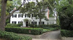 Mr Mrs Smith White Exterior Houses House Exterior Small House Exteriors