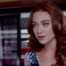 Regina Junior Advertência