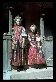 From Kalotaszeg Nha Neprajzi Muzeum Online Gyujtemenyek Etnologiai Archivum Diapozitiv Gyujtemeny Ungarn Gewand Kultur