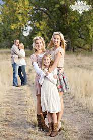 Darci Amundson Family Photography Poses Family Fall Family Pictures Family Photo Pose