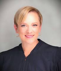 Amanda Shelton's Instagram, Twitter & Facebook