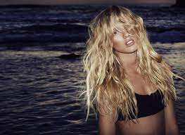 Look Playero Realizado Con Hair Resort De Kevin Murphy Kevin Murphy Surfer Hair Thick Hair Styles