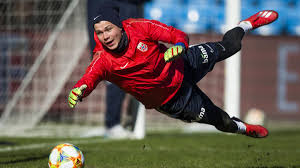 Keeper coach robert legrand works well with the junior keepers these days. Tv 2 Tidligere Haugesund Keeper Loser Landslagets Keeperproblem Eurosport