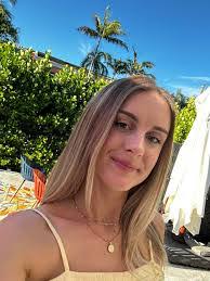 Hilary Ogden's Instagram, Twitter & Facebook