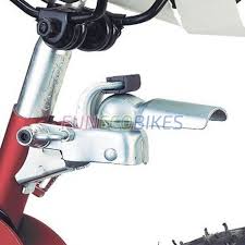 Attache Sur L Axe Du Collier De Tube De Selle Pour Remorque Velo Cette Fixation Vous Permet De Fixer Une Remorque Remorque Velo Attache Remorque Velo Remorque