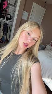 Mallory Hull's Instagram, Twitter & Facebook