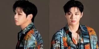 Aku juga prustasi saat pacarku putus dariku karena keluargaku broken home, dia tidak ingin menjalani pacaran serius jika aku nantinya yang akan menjadi istrinya. Profil Dan Fakta Menarik Kang Daniel Solois Dengan Visual Sempurna Yang Sukses Jadi Ceo Muda Kapanlagi Com