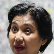 Pertanyaan siapa sosok pria ini kemudian mengerucut kepada salah seorang wakil rakyat negeri ini, fadli zon. Fadli Zon Minta Megawati Nyapres Nasdem Dia Panik