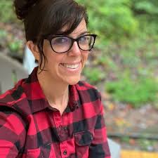 Raise your hand if you know someone who died of COVID or has suffered from  long COVID. ✋🏻