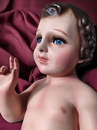 deSan Judas Tadeo, Apóstol Glorioso, haced que mis penas se vuelvan gozo...  La devoción en torno al Santo Apóstol, es muy variada, pero como todo culto  popular, se ha llenado de supersticiones