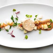 Browse through high quality and royalty free stock photos of cakes, salads, beautifully decorated plates, photos of vegetables, pizza, fruits and images of other objects in the kitchen. 8 Modern Food Plating Presentation Styles Unilever Food Solutions