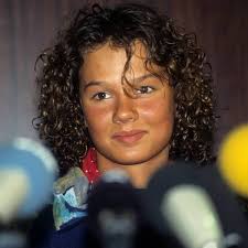 Baby alien in fanbus egypt opens up.