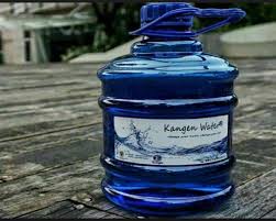 Anda bisa membuat teh hijau sendiri di rumah, yaitu dengan cara yang cukup mudah dengan. 7 Khasiat Kangen Water Untuk Diet Terapi Alkali Menurunkan Berat Badan Dietsehat Co Id